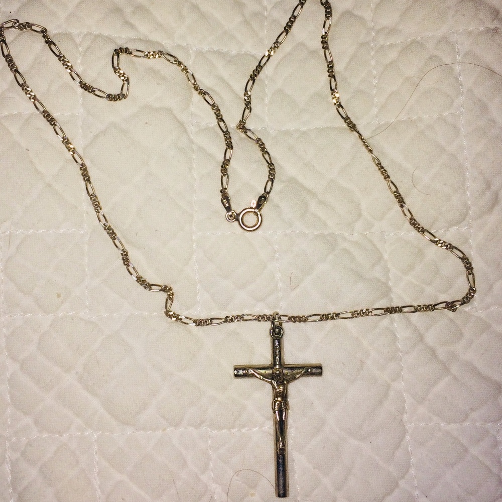 Ladies Vintage 925 stamp Christian Cross w/Jesus, from Itay 9" chain1 1/2" cross